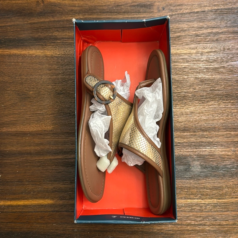 Aerosoles Clarity Thong Sandal Gold Snake size 10.5 - Picture 3 of 4